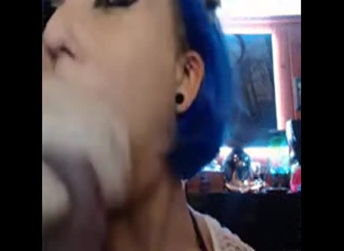 Video :Blue-haired chick finishes the job and swallows cum